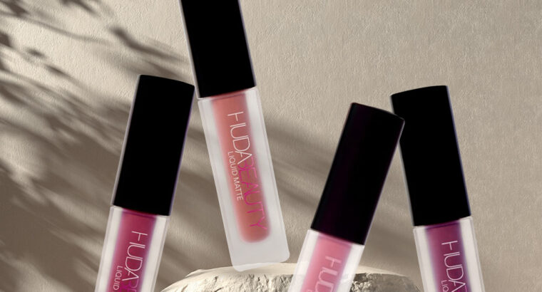 مجموعه هدى بيوتىLiquod شفاة مميز مع 4 درجات روج