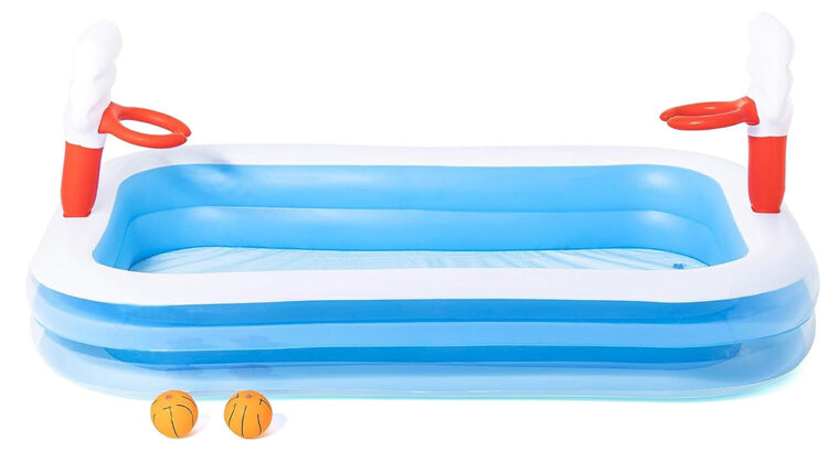 مسبح للأطفال يمكن طي مسابح الأطفال بعد الاستخدام .