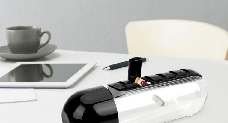 زجاجه مياه ومنظم دواء 2*1المنظم مزود ب 7 ادوار .