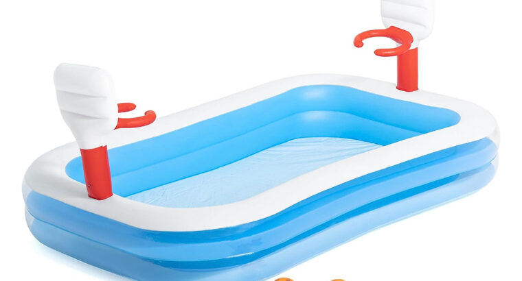 مسبح للأطفال يمكن طي مسابح الأطفال بعد الاستخدام .