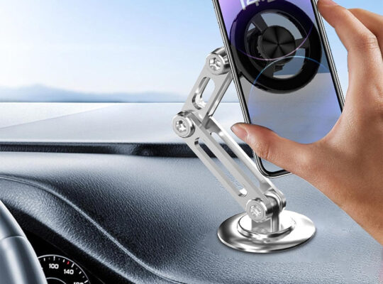 أفضل حامل هاتف مغناطيسي للسيارات يضمن قيادة آمنة .