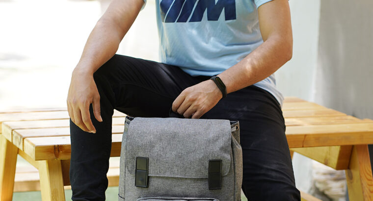 شنطة لابتوب ضهر قماش متقسمة من جوه وفيها سوستة …