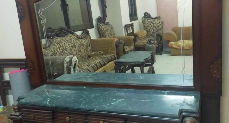 غرفة نوم كلاسيك استعمال كالجديد بحاله جيده خشب زان