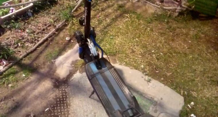 سكوتر للبيع بحاله جيده للتواصل