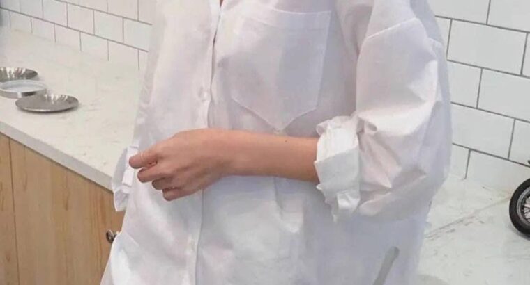 شميز أبيض اوڤر سايز