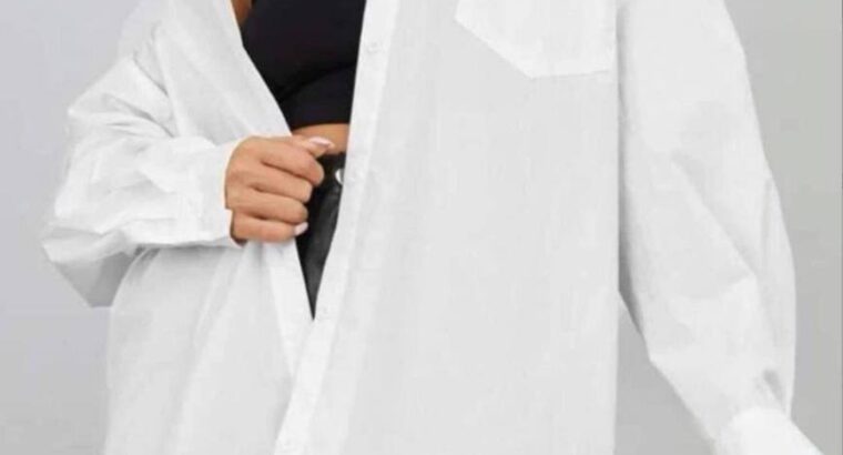 شميز أبيض اوڤر سايز