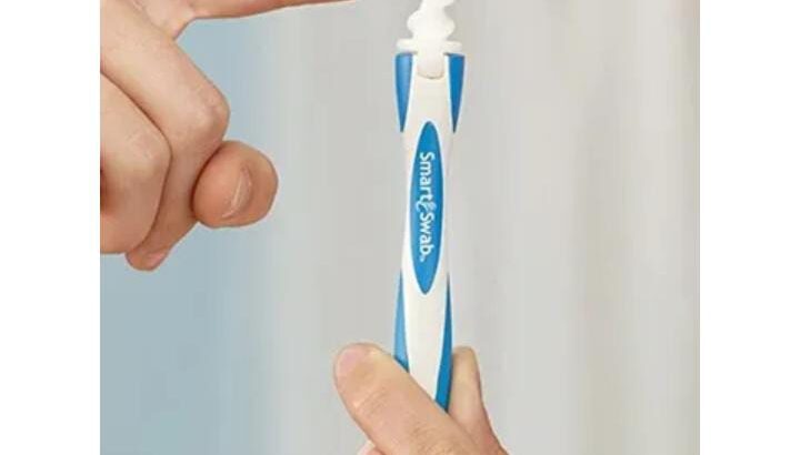 قلم تنظيف الاذن الآمن مصنوع من السيليكون الناعم ..