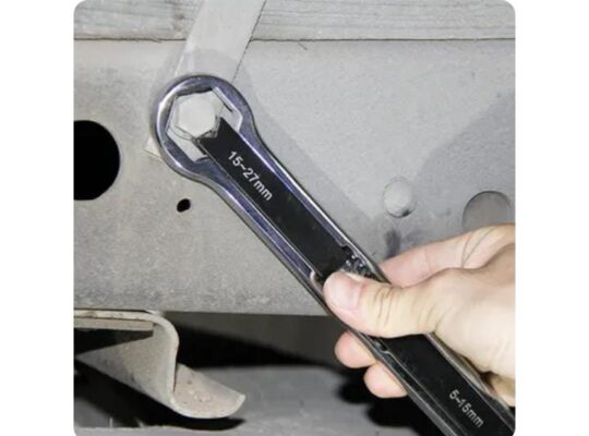 مفتاح ربط حلقي Ring wrench حجمها بسيط قابل للحمل..