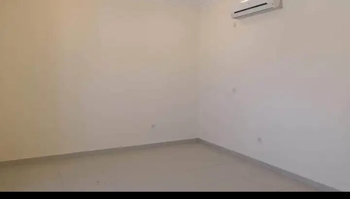 شقة للايجار في الدحيل موقع ممتاز شامل كهروماء جيد