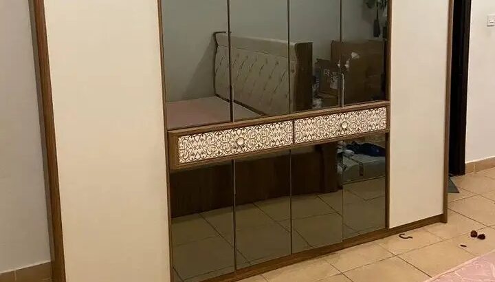 أثاث منزل متاح جميع الاثاث بقطر بحالة جيده جدا ..