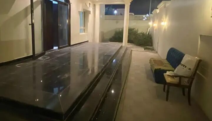 متوفر للايجار غرفة وصالة واستديوهات أول ساكن .