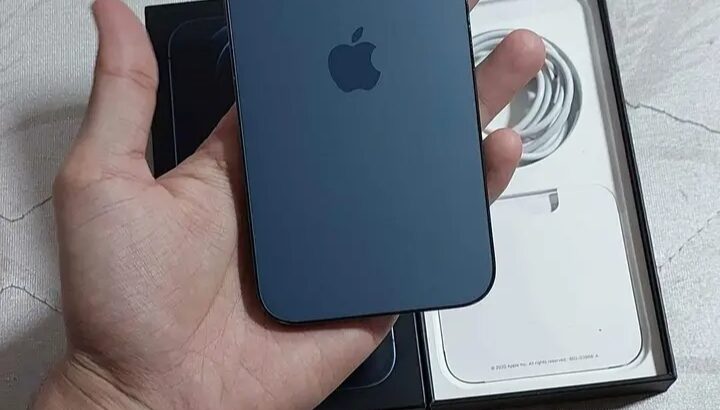 آيفون مستعمل 12 برو ماكس للبيع بحالة ممتازة
