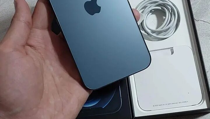 آيفون مستعمل 12 برو ماكس للبيع بحالة ممتازة