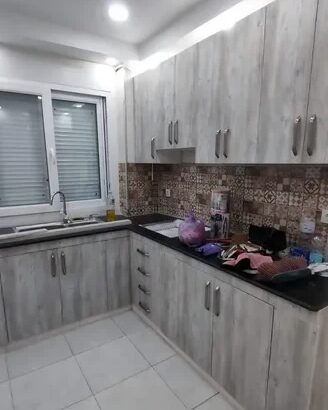 شقة رائعة في برج بحري بمنطقة لابريز،بموقع متميز .