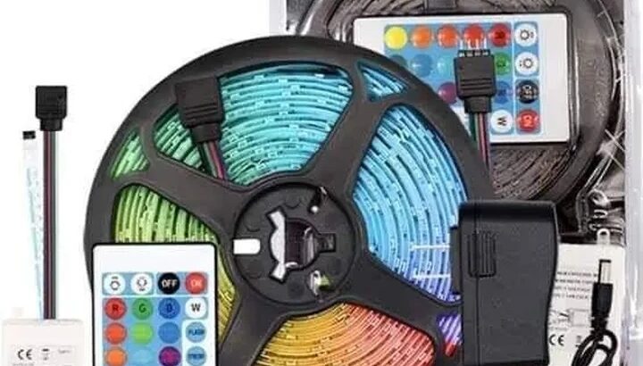 اجهزة بالجزائر “Rouleaux LED 5M RGB” هي شريط LED..