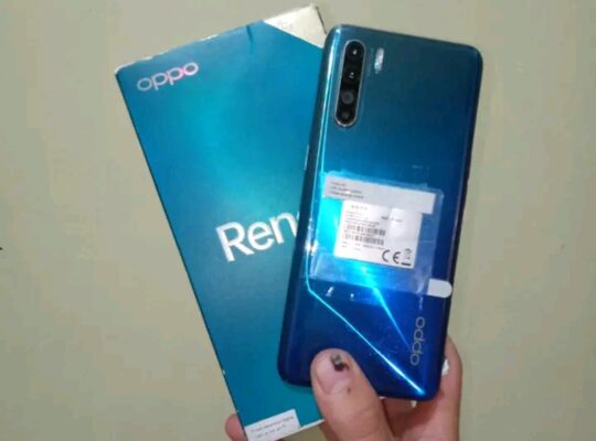 Oppo reno 3هو هاتف ذكى يتميزبتصميمه الأنيق والمميز