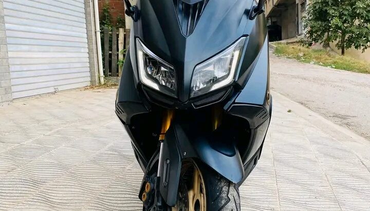 الدراجة النارية T maxهى رمز للفخامة والاداء الرائع