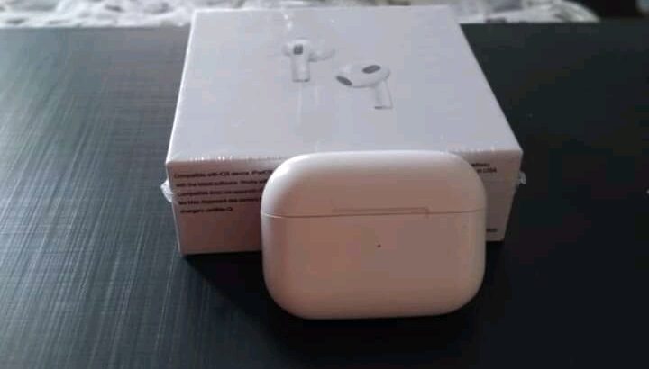 Airpods 3هى الجيل الثالث من سماعات الاذن اللاسلكية