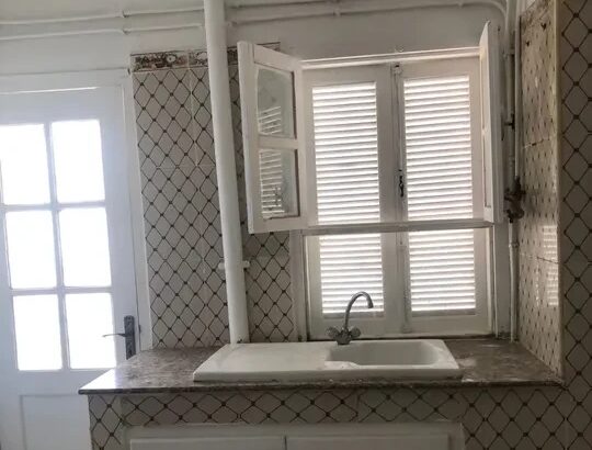 شقةمتميزة للبيع في ولاية وهران،تقع في منطقة بلقايد