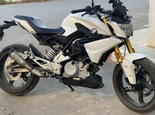 موتسيكلات بالجزائر BMW G310R هي دراجة نارية رياضية