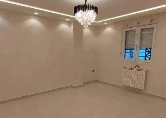 شقة F4 جاهزة للبيع والسكن الفوري، موقع متميز ….