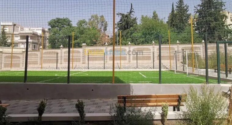 شقة رائعة للبيع في القسنطينة تتمتع بمساحة 130 متر