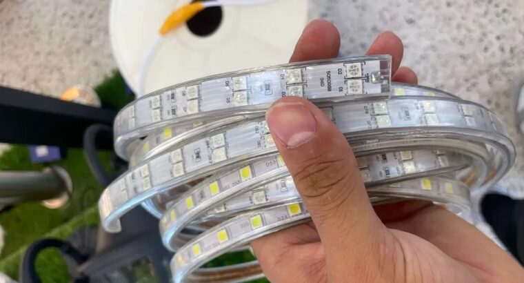 أجهزة بالجزائر شريط LED RGB au mètre هو شريط مضئ .