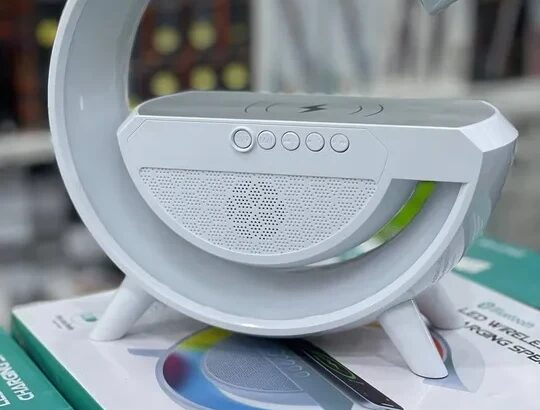 اجهزة بالجزائر مكبر صوت مضئLED+ شاحن لاسلكى ممتاز.