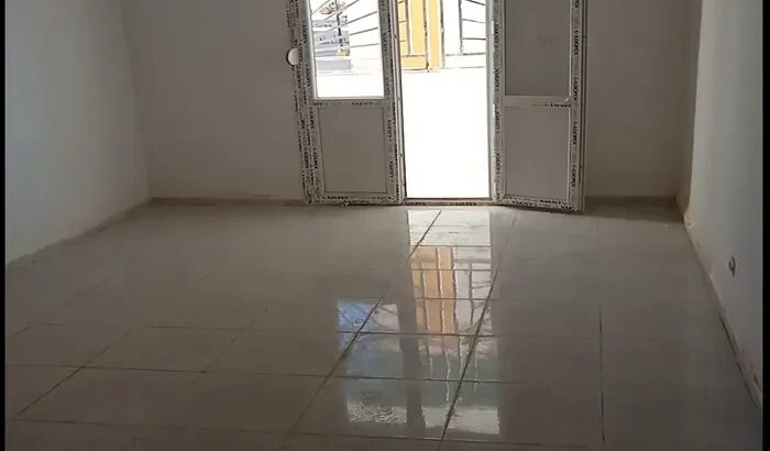 شقة للبيع ٣غرف و حمام بمساحة 70متر مربع شقة رائعة