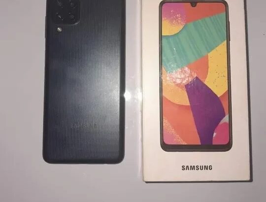 موبايلات بالجزائر سامسونج جالاكسي F22 هو هاتف ذكي