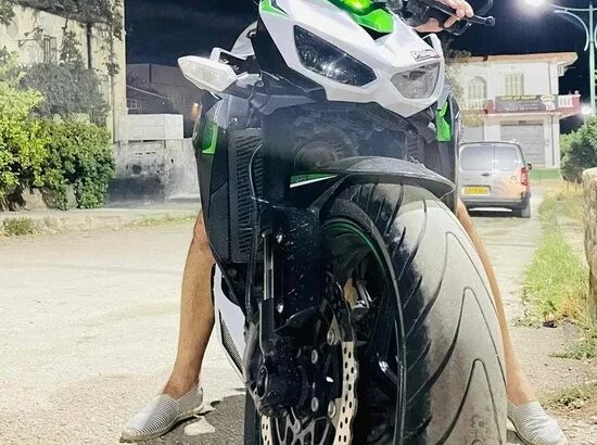 دراجات ناريه بالجزائر دراجة نارية كاواساكي السريعة