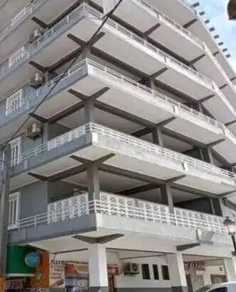 شقة رائعة في برج بحري بمنطقة لابريز،بموقع متميز .