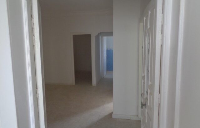 عقار للبيع واجهة ذو 12 متر على الشارع الرئيسي واسع