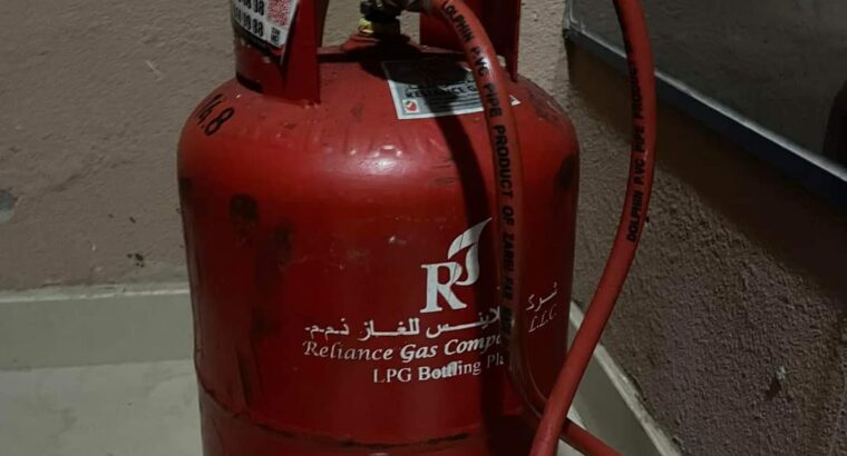 جرة غاز مع خرطوم ومنظم ومليانة غاز عجمان نعيميه 1