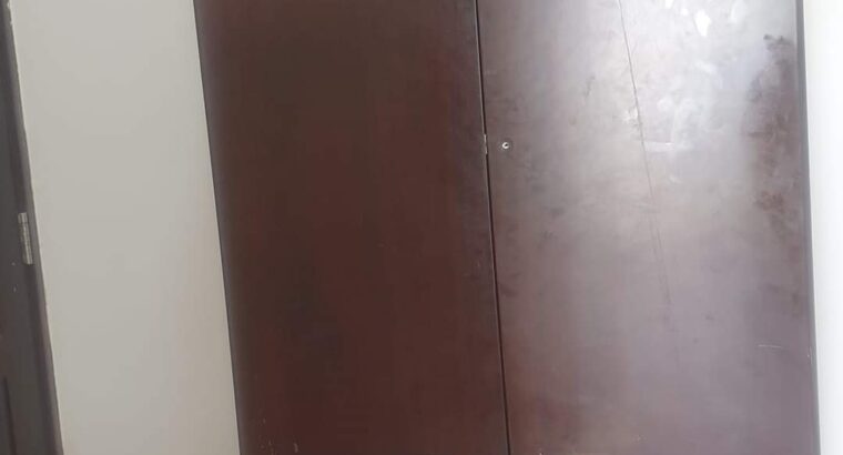 أغراض متنوعة للبيع بغرض السفر، حالة جيدة سعر مميز