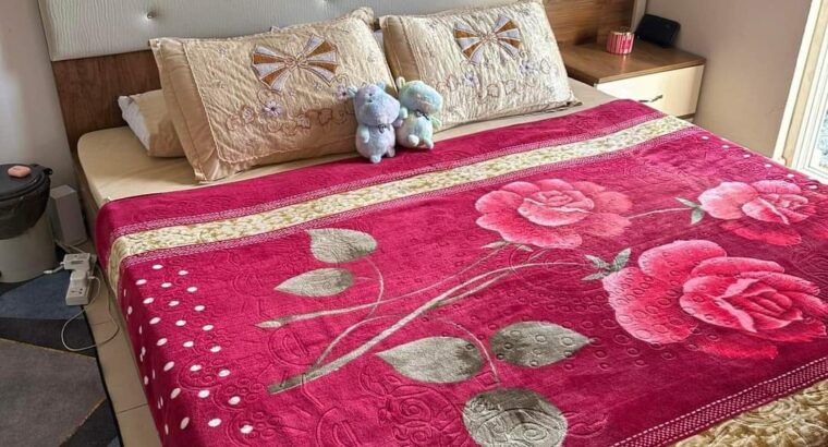 عفش مستعمل يتوفر للبيع بحالة ممتازة في عجمان سيتى.