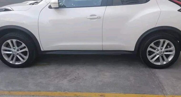 نيسان جوك موديل 2015 مستعملة للبيع بحالة ممتازه .