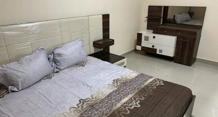 متاح شقة غرفةوصالة حمامين 2بلكونة اطلاله على لشارع