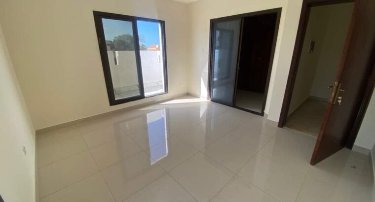 فيلا اربع غرفه ومجلس وصاله وخادمه بأبو ظبي متاح