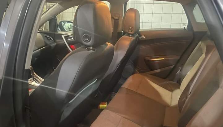 عربية مستعملة للبيع اوبل استرا j هاتشباك ٢٠١٢ جيده