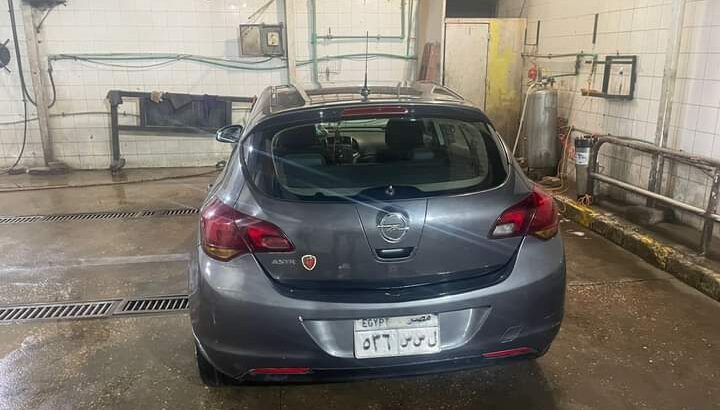 عربية مستعملة للبيع اوبل استرا j هاتشباك ٢٠١٢ جيده