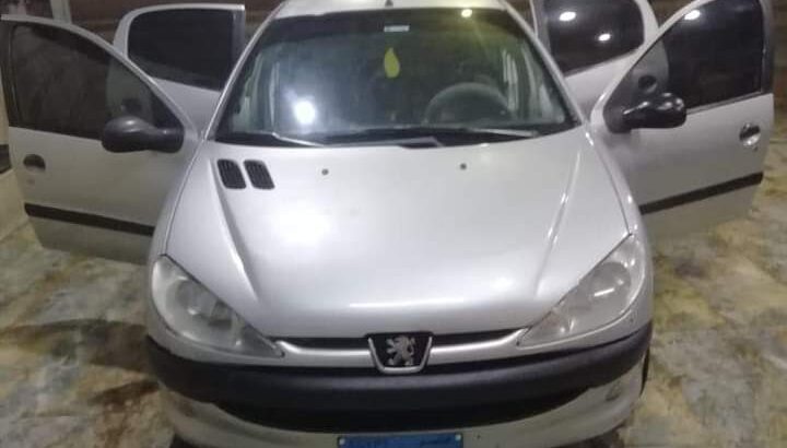 سيارات للبيع بالجزائر بيجو 206موديل 2008 مستعملة .