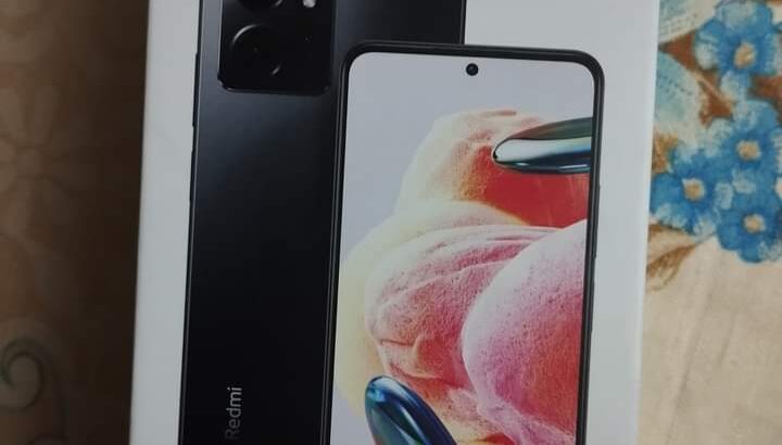 تلفون للبيع ريدمي نوت 12 مساحة داخلية 256 رام 8