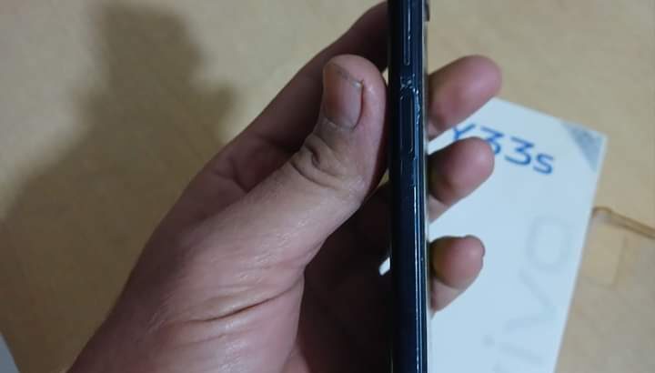 تلفون مستعمل للبيع موبايل فيفو y33s 128و8رام4+4. .