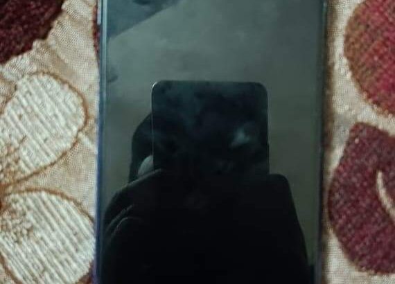 موبايل للبيع موبايل oppo f9 المساحه 64 و الرمات 6