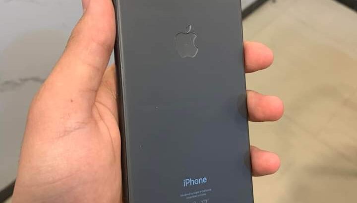 موبايلات مستعملة للبيع موبايل ايفون 8+ ببطاريةجيدة