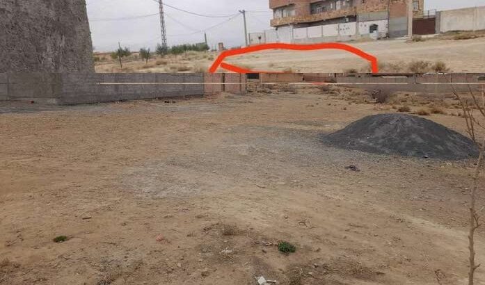 قطعة ارض للبيع المساحة ١٠٠ متر فما فوق موقع مميز .