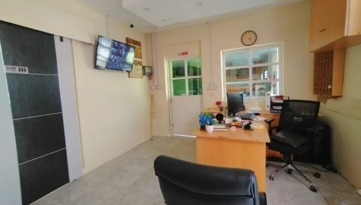 ورشة صيانة سيارات للبيع بالشارقة في المنطقة …..