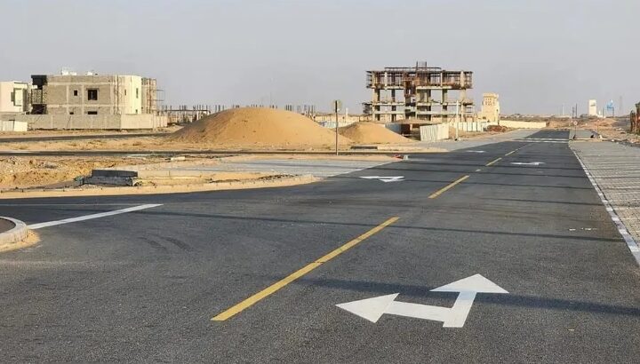 قطعة الأرض المعروضة للبيع في عجمان تمتاز بموقعها .
