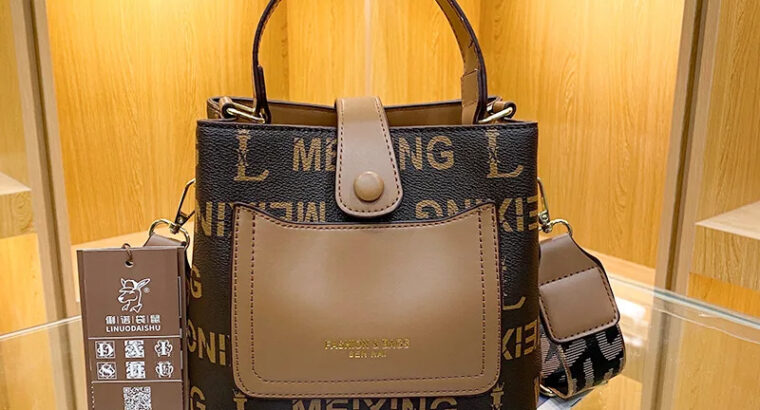 شنطة بناتي للبيع Sac à bandoulière rétro à large sangle pour